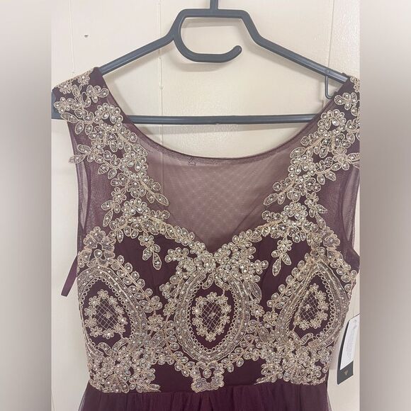 NWT City Triangles Long Prom Dress Wine / Gold Juniors sz 13 - Picture 5 of 14